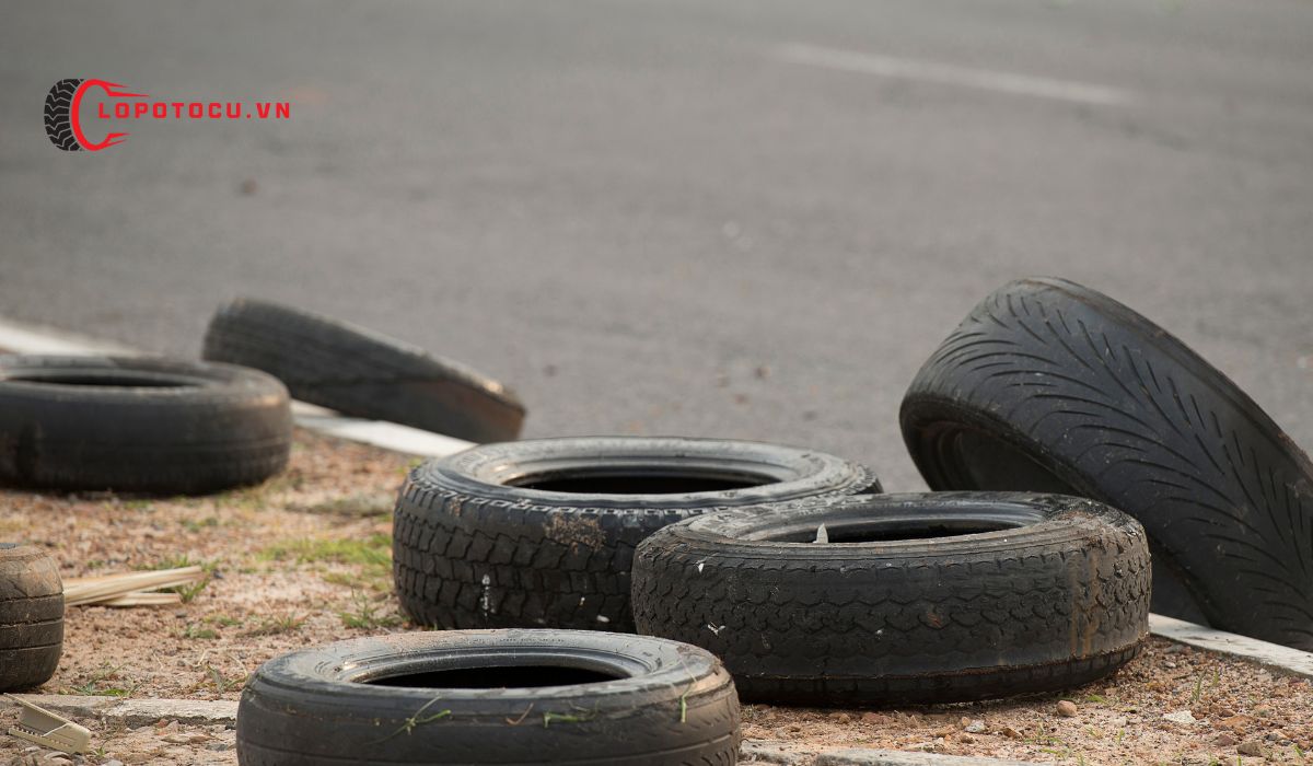 Lời khuyên từ chuyên gia về việc sử dụng lốp xe ô tô cũ trên đường cao tốc
